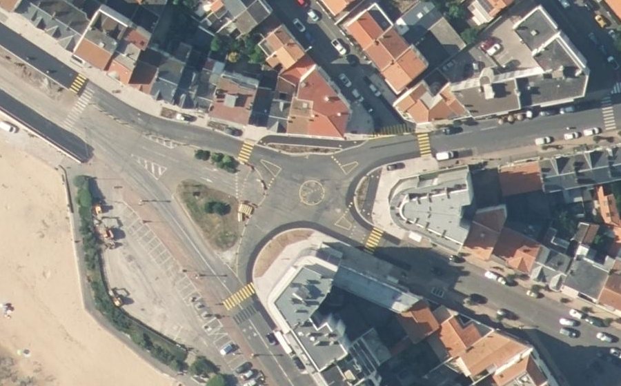 Vue aérienne du Rond-point anonyme n°1376426421