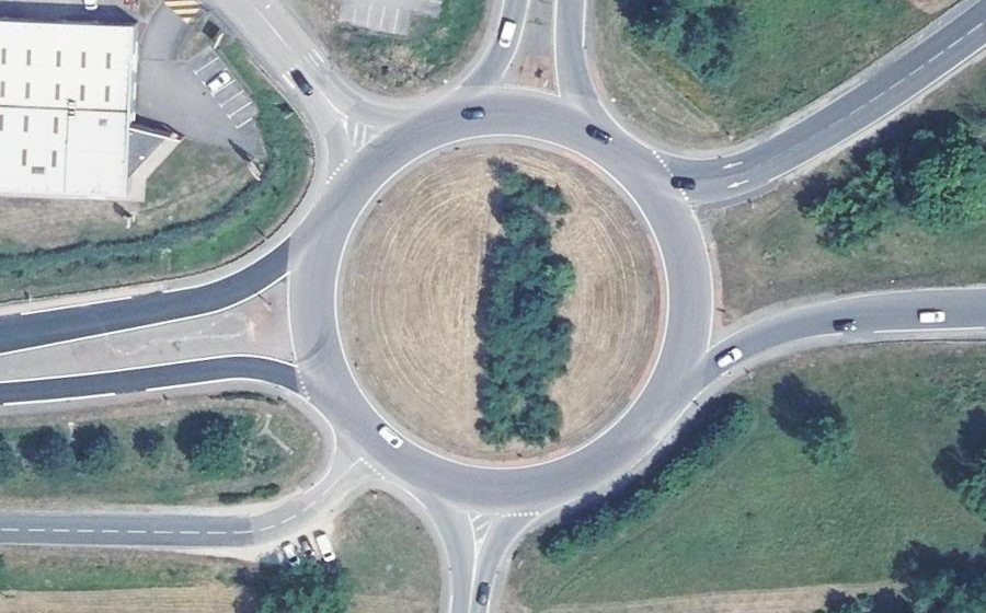 Vue aérienne du Rond-point anonyme n°13767347