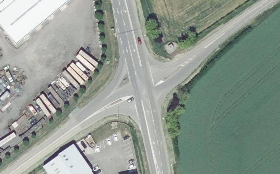 Vue aérienne du Rond-point anonyme n°1377410349