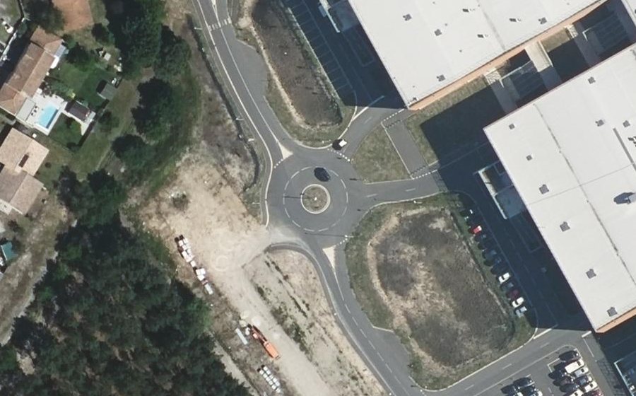 Vue aérienne du Rond-point anonyme n°1377764224