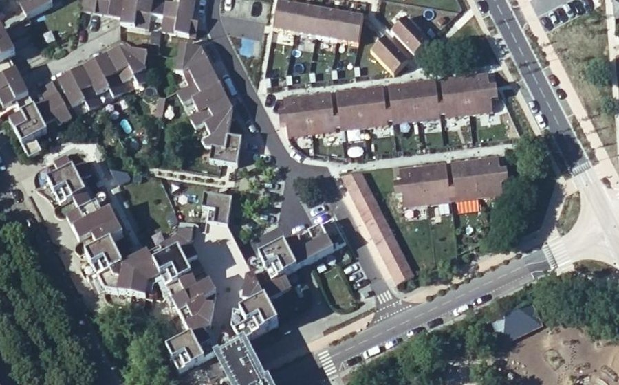 Vue aérienne du Rond-point anonyme n°1377987304