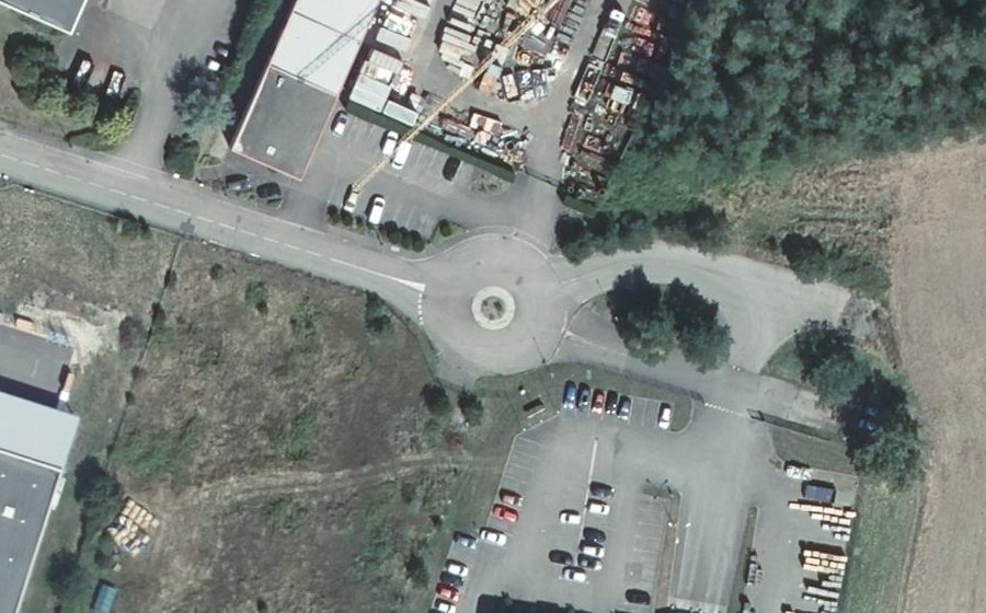Vue aérienne du Rond-point anonyme n°1378178170