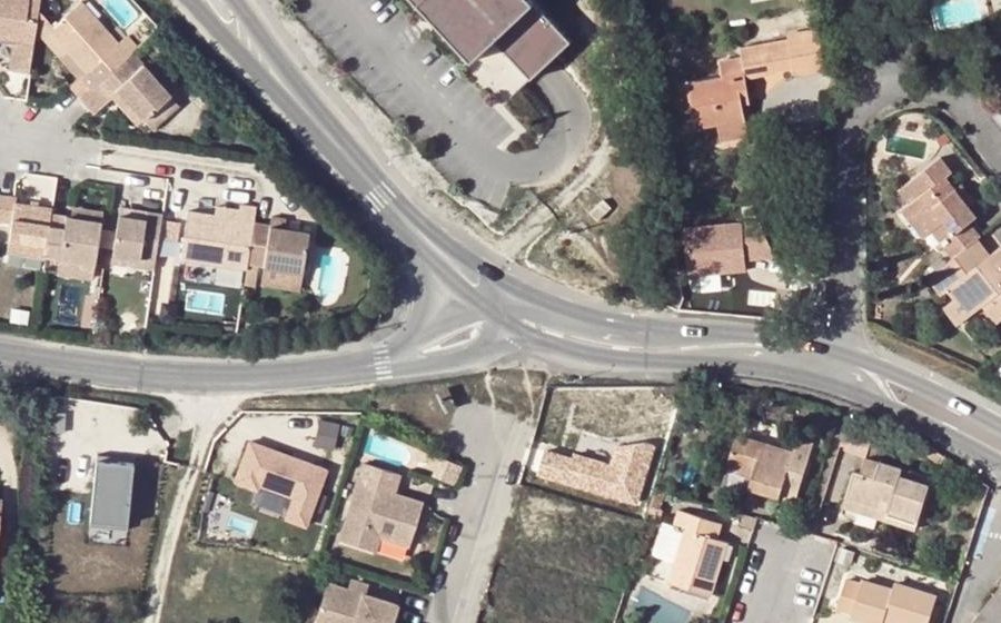 Vue aérienne du Rond-point anonyme n°1379716212
