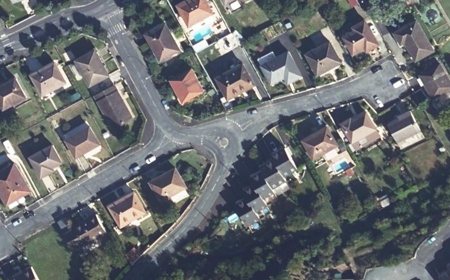 Vue aérienne du Rond-point anonyme n°1380910068