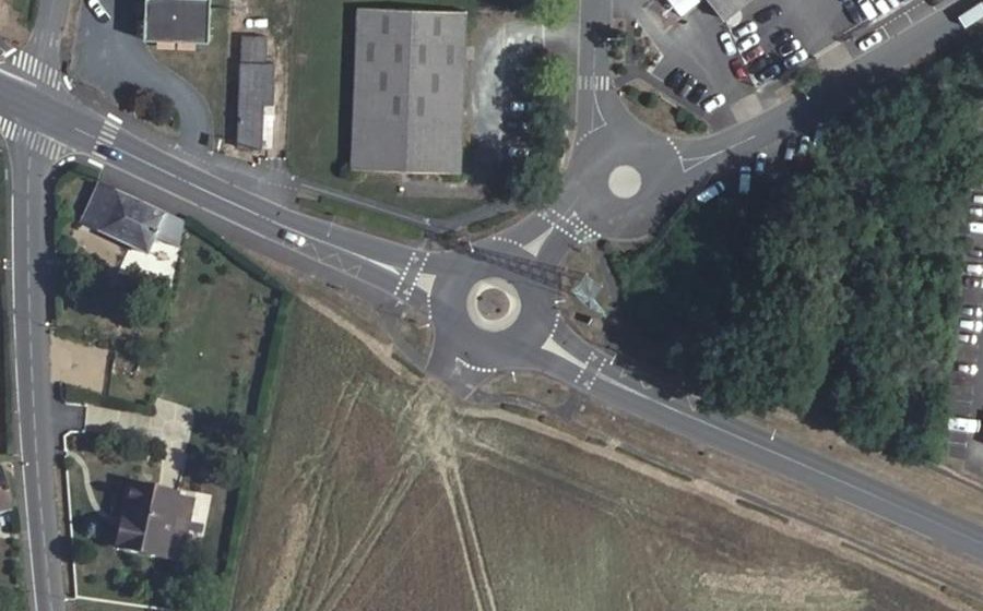 Vue aérienne du Rond-point anonyme n°1381627084
