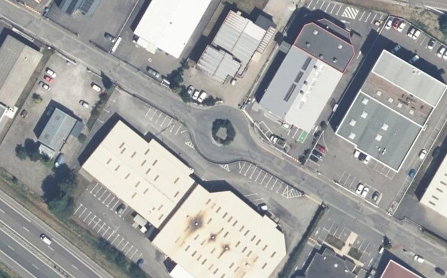 Vue aérienne du Rond-point anonyme n°138266431