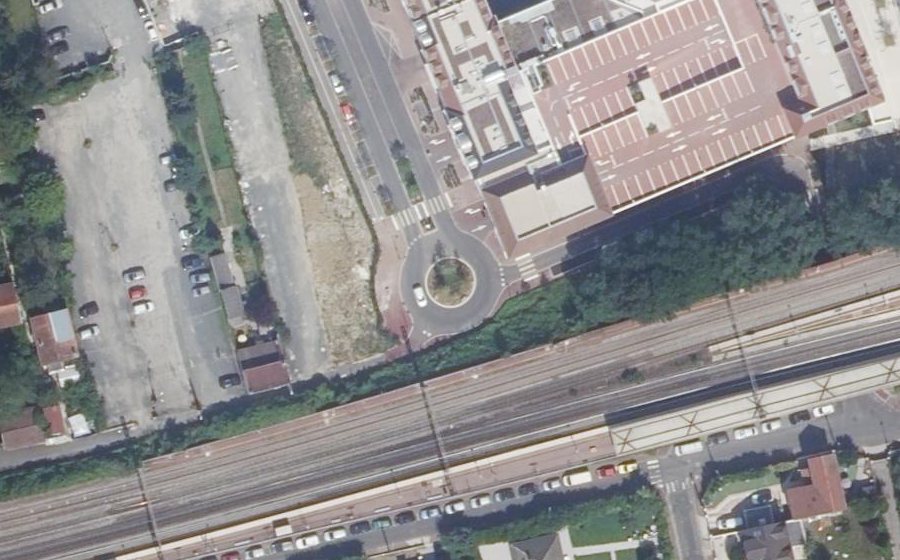 Vue aérienne du Rond-point anonyme n°1385345706