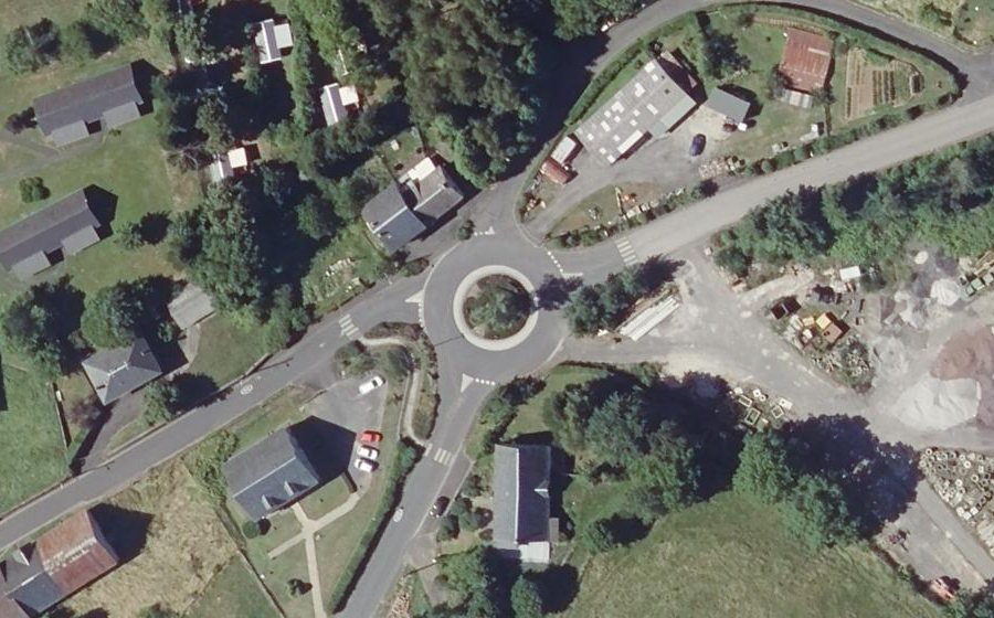 Vue aérienne du Rond-point anonyme n°138550960