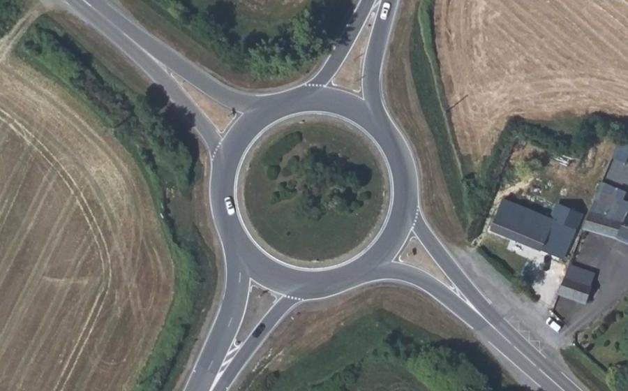 Vue aérienne du Rond-point anonyme n°13862249