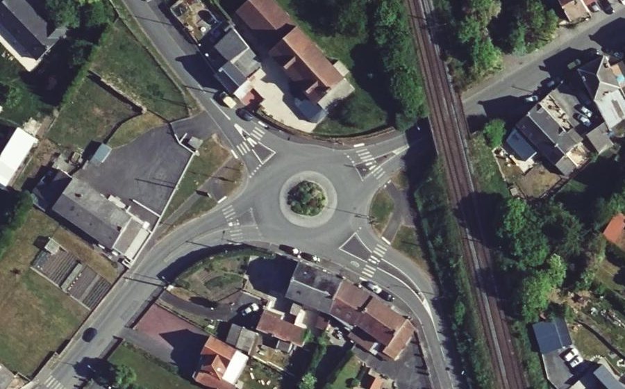 Vue aérienne du Rond-point anonyme n°138622969