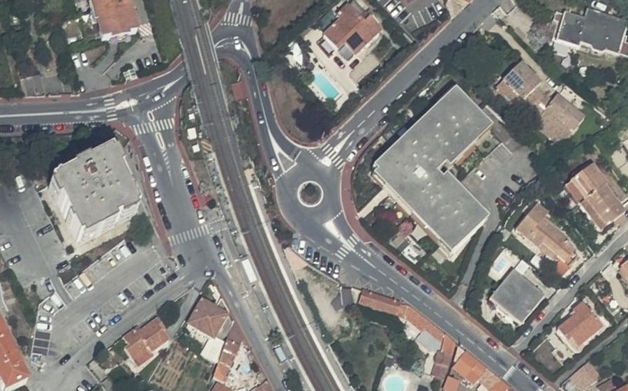 Vue aérienne du Rond-point anonyme n°13864658