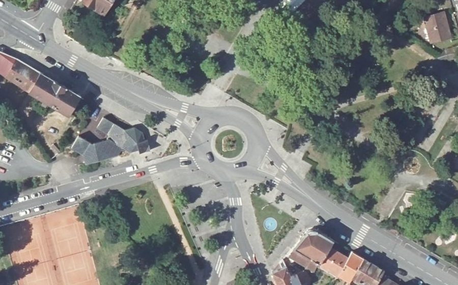 Vue aérienne du Rond-point anonyme n°13867336