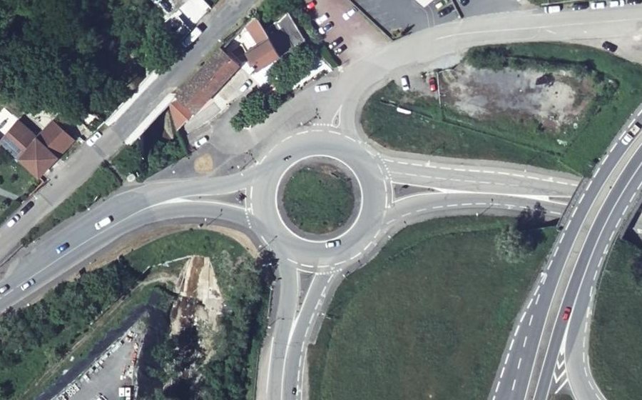 Vue aérienne du Rond-point anonyme n°13868018