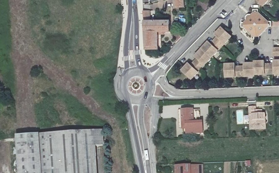 Vue aérienne du Rond-point anonyme n°13868427