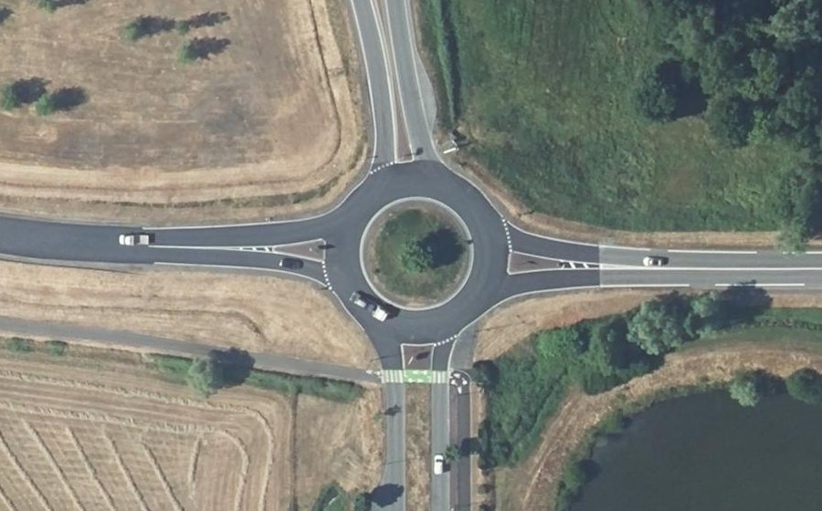 Vue aérienne du Rond-point anonyme n°13870067