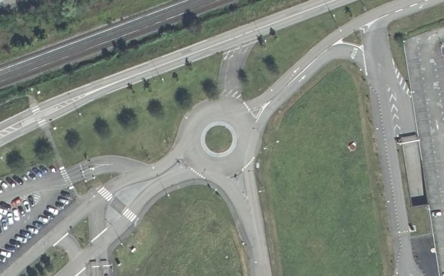 Vue aérienne du Rond-point anonyme n°13870150