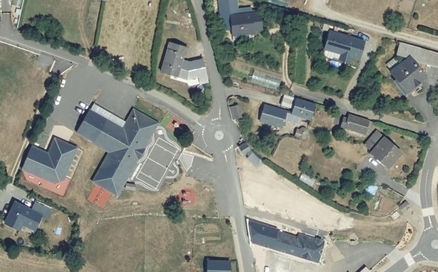 Vue aérienne du Rond-point anonyme n°1387115941