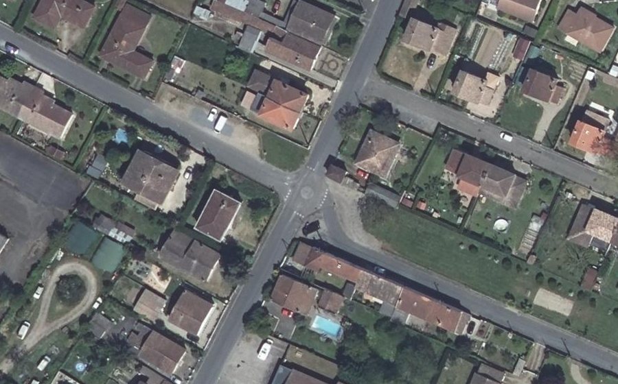 Vue aérienne du Rond-point anonyme n°1387505280