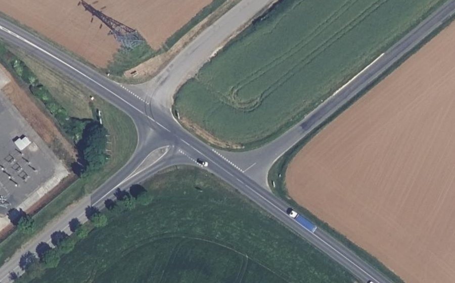 Vue aérienne du Rond-point anonyme n°1388267123