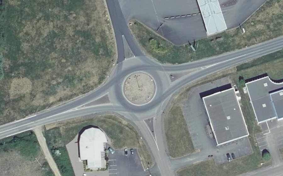 Vue aérienne du Rond-point anonyme n°13883734
