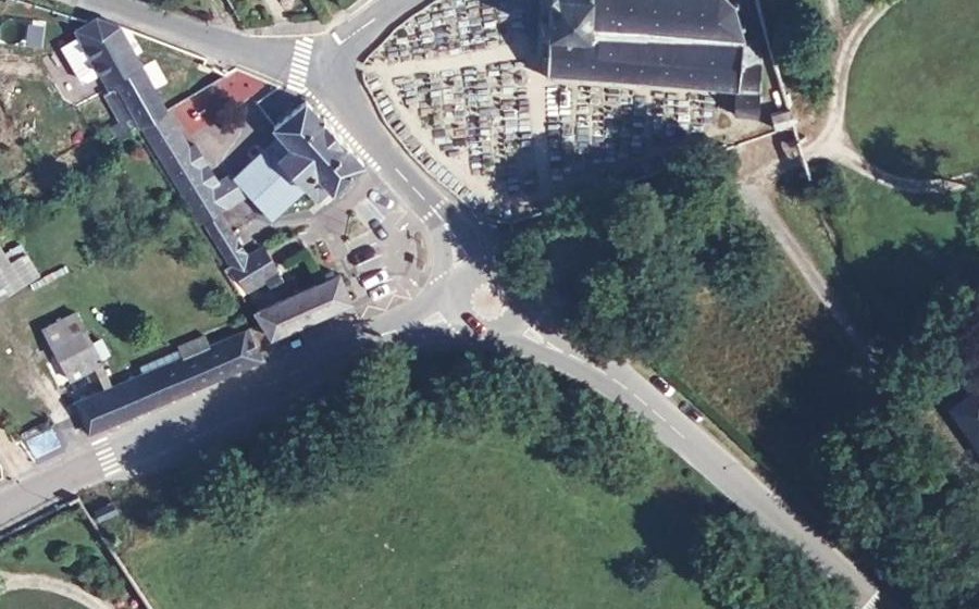 Vue aérienne du Rond-point anonyme n°1388443748