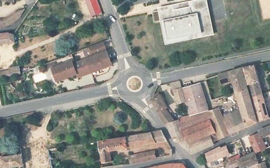 Vue aérienne du Rond-point anonyme n°1388504375