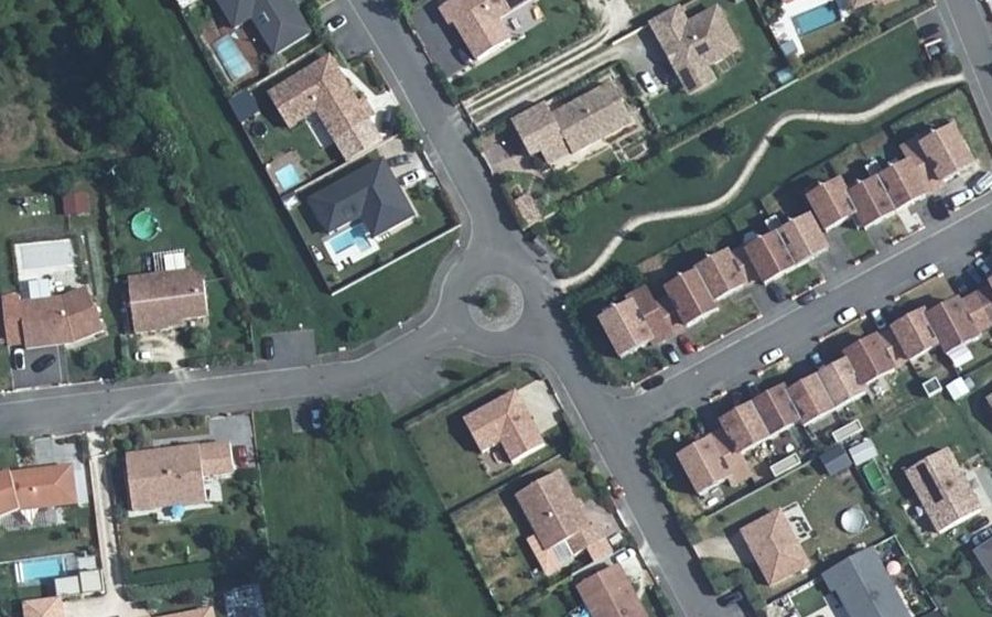Vue aérienne du Rond-point anonyme n°1389019029