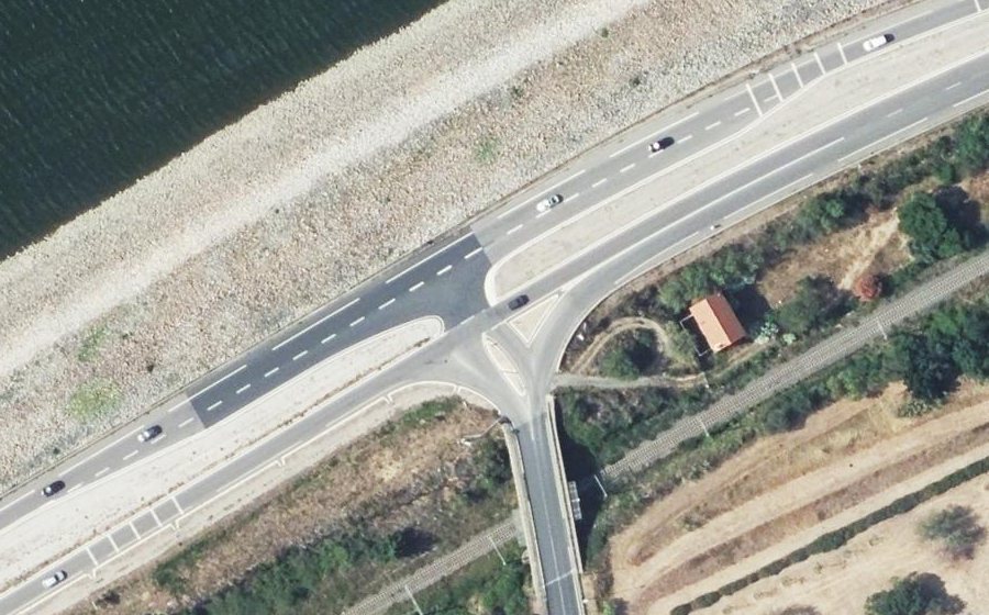 Vue aérienne du Rond-point anonyme n°1389117134