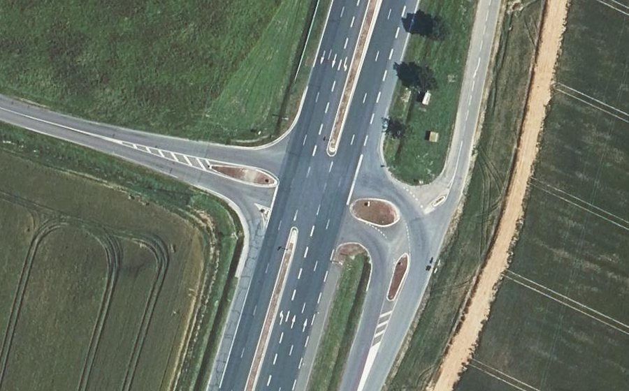 Vue aérienne du Rond-point anonyme n°1389540823