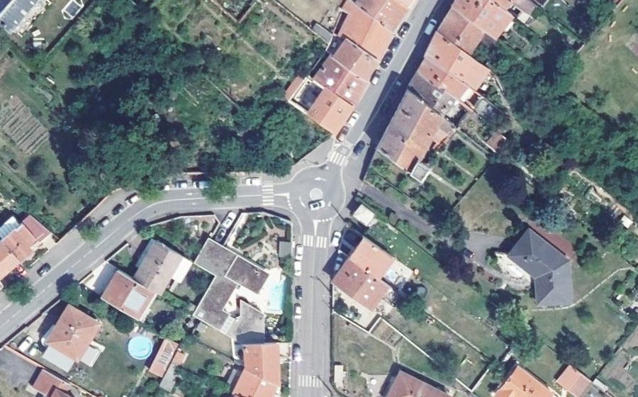 Vue aérienne du Rond-point anonyme n°139007023