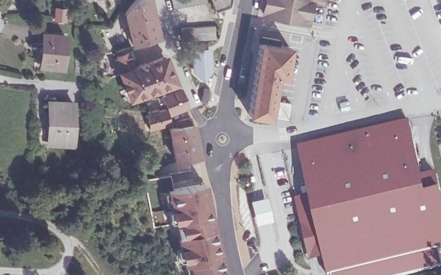 Vue aérienne du Rond-point anonyme n°1390487617