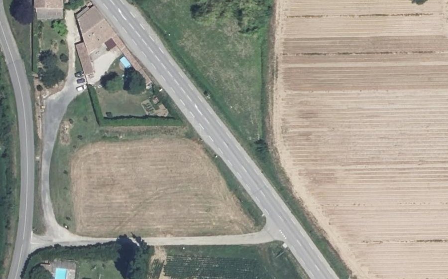 Vue aérienne du Rond-point anonyme n°1391137592