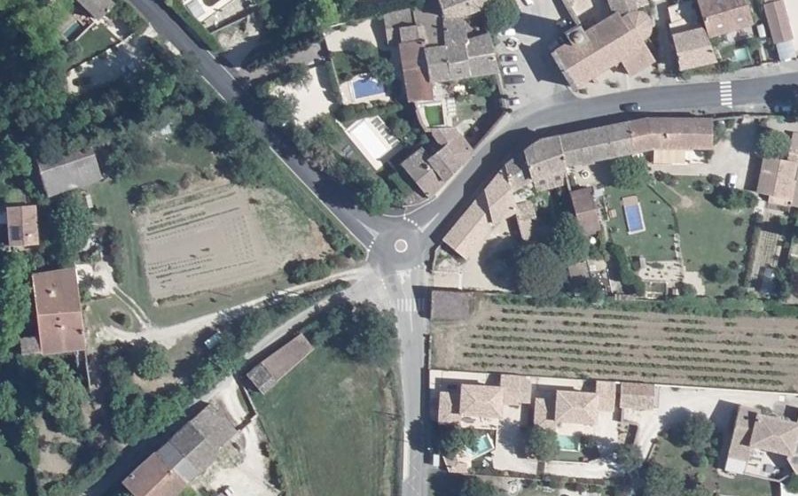 Vue aérienne du Rond-point anonyme n°1391152266
