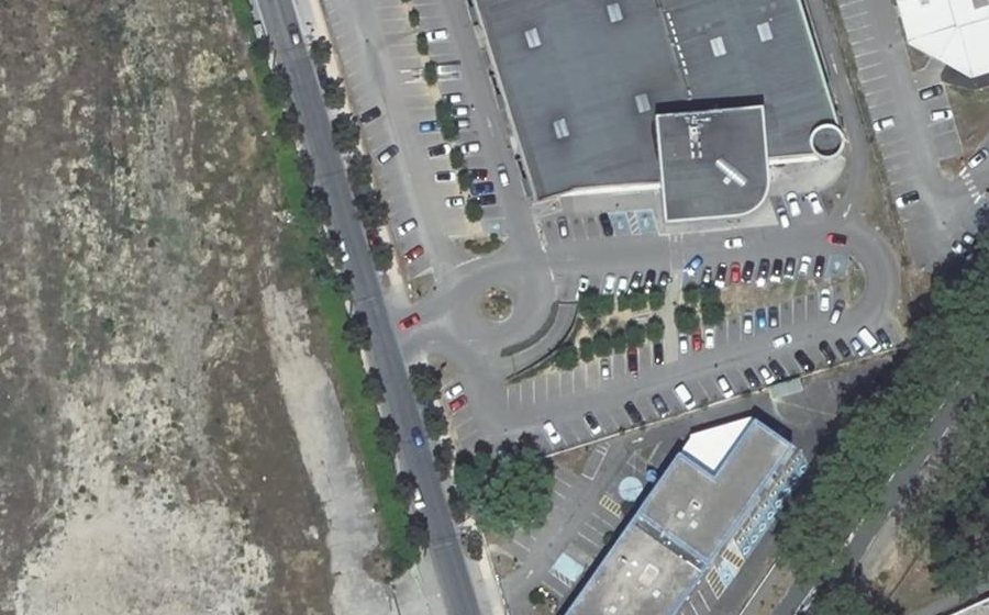 Vue aérienne du Rond-point anonyme n°1392033474