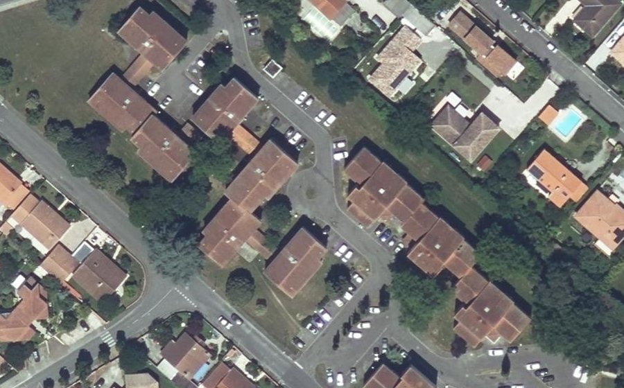 Vue aérienne du Rond-point anonyme n°1392053632
