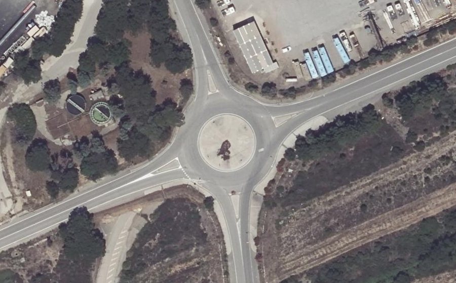 Vue aérienne du Rond-point anonyme n°139256658