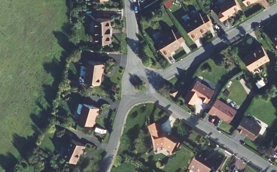 Vue aérienne du Rond-point anonyme n°139261888