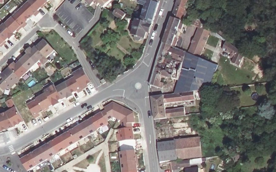 Vue aérienne du Rond-point anonyme n°1392706805