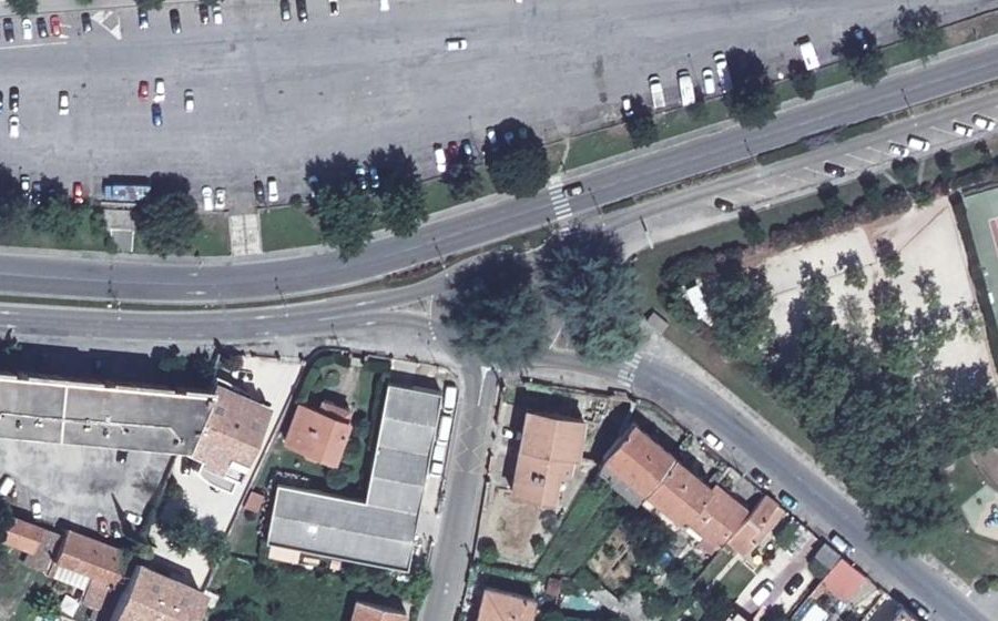 Vue aérienne du Rond-point anonyme n°139317175
