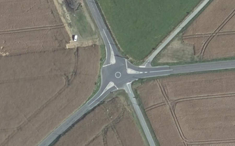 Vue aérienne du Rond-point anonyme n°1393181034