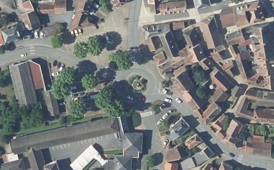 Vue aérienne du Rond-point anonyme n°13941066