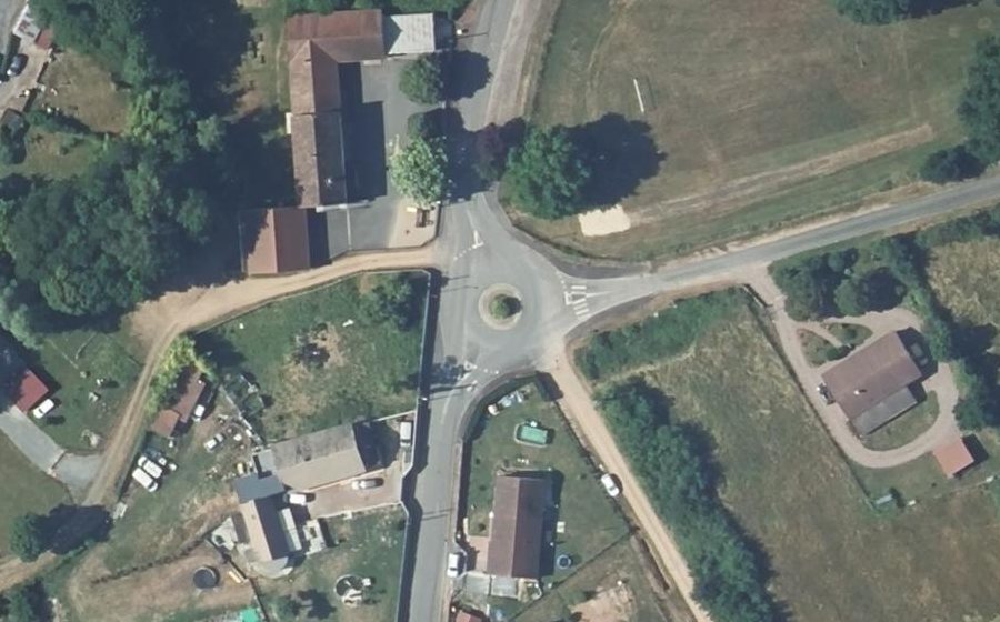 Vue aérienne du Rond-point anonyme n°13941089