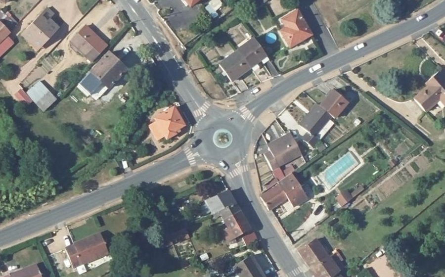 Vue aérienne du Rond-point anonyme n°13945277