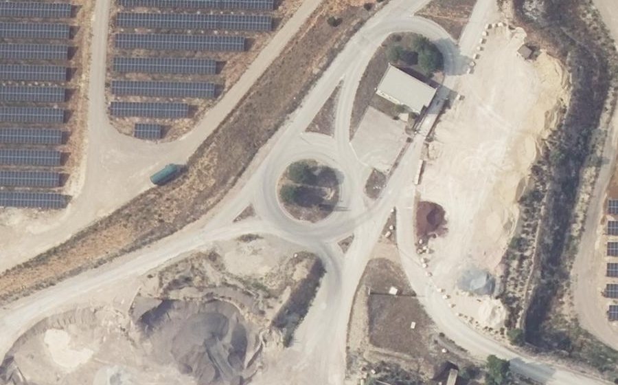 Vue aérienne du Rond-point anonyme n°139457822