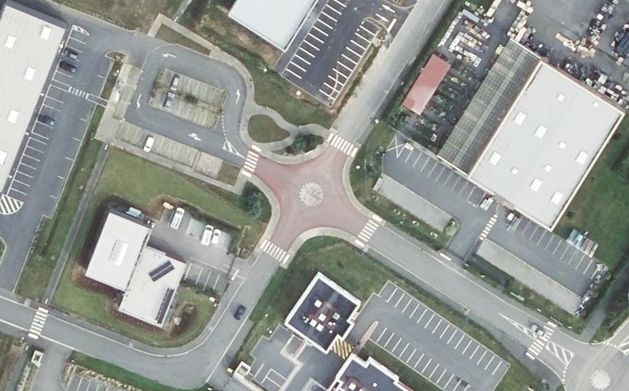 Vue aérienne du Rond-point anonyme n°1394906051