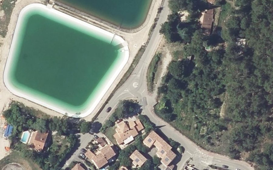 Vue aérienne du Rond-point anonyme n°1395033000