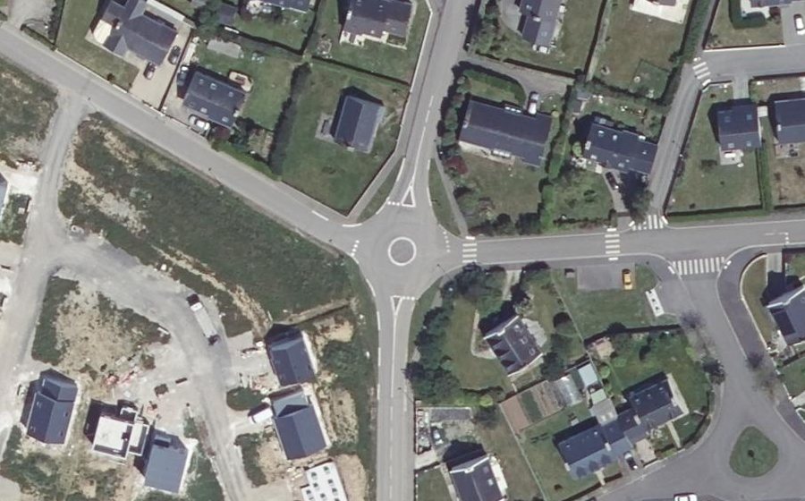 Vue aérienne du Rond-point anonyme n°139512925
