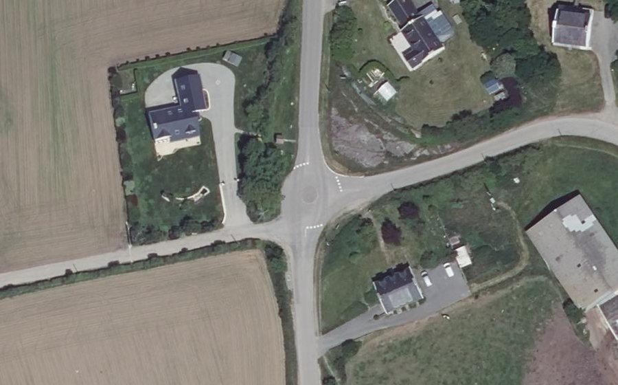 Vue aérienne du Rond-point anonyme n°139512926