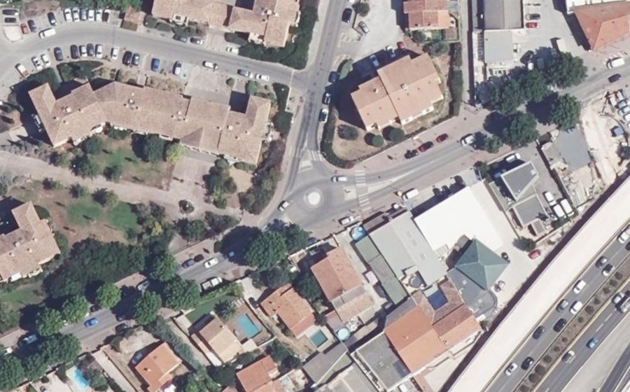 Vue aérienne du Rond-point anonyme n°139513831
