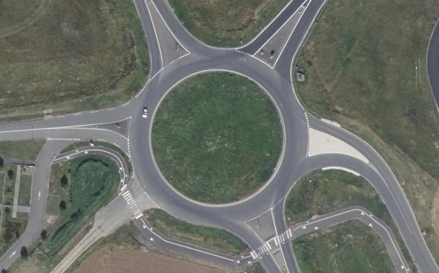 Vue aérienne du Rond-point anonyme n°139516846